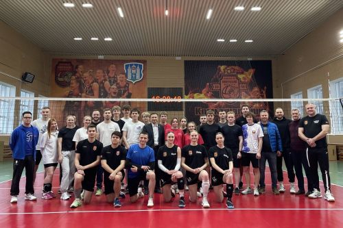 На базе спорткомплекса «Коммунальник-Могилев» прошла встреча главы администрации Ленинского района Андрея Конева с молодыми специалистами